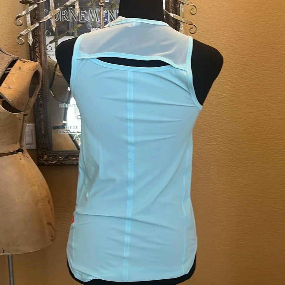 NWT Lululemon Sculpt tank from Hawaii